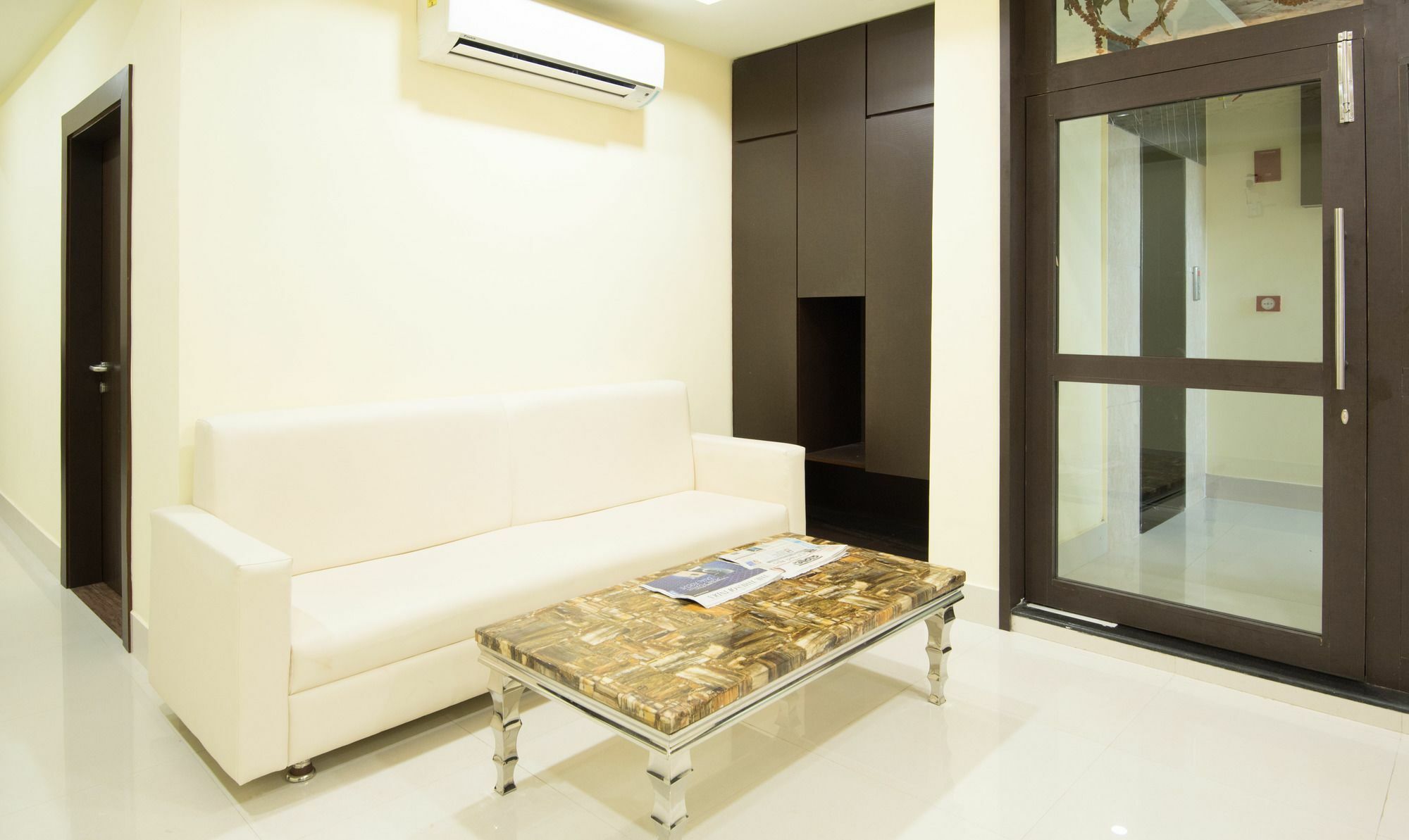ทรีโบ เทรนด์ คิงส์ คอร์ต Hotel บูบันเนสชวาร์ ภายนอก รูปภาพ