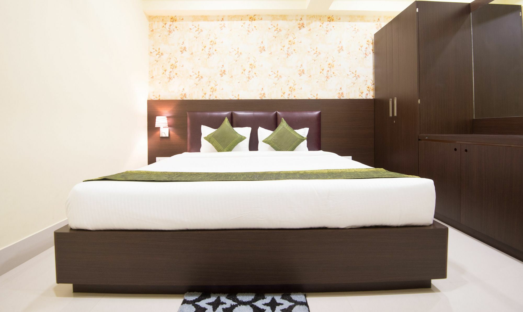 ทรีโบ เทรนด์ คิงส์ คอร์ต Hotel บูบันเนสชวาร์ ภายนอก รูปภาพ