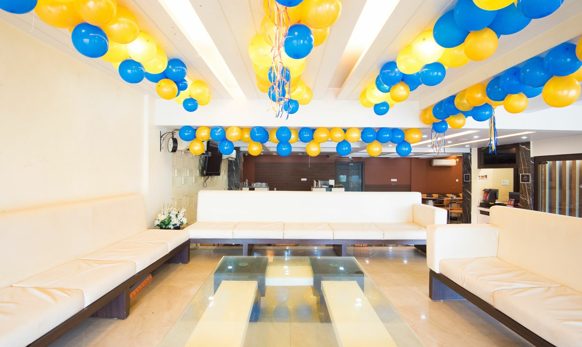 ทรีโบ เทรนด์ คิงส์ คอร์ต Hotel บูบันเนสชวาร์ ภายนอก รูปภาพ