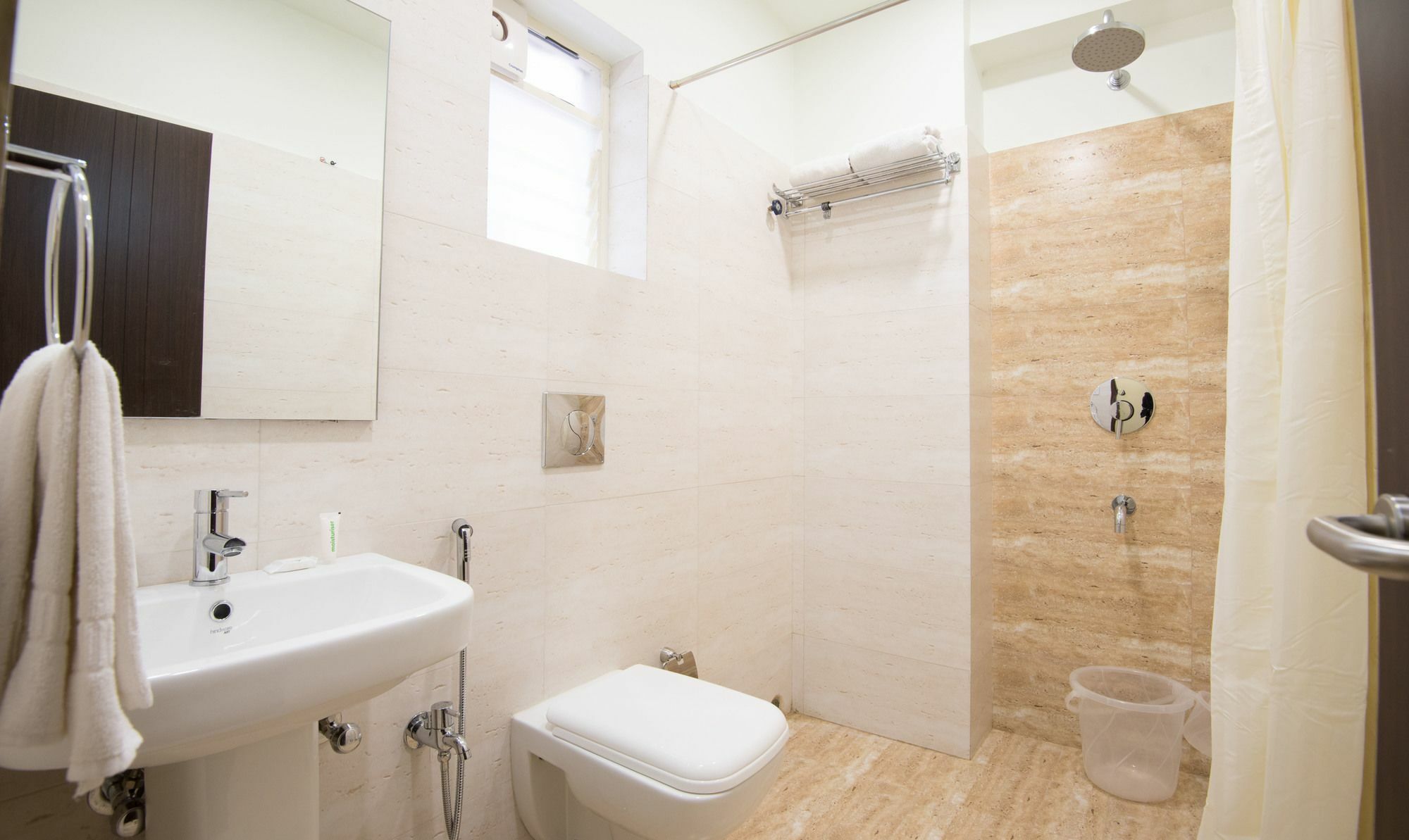 ทรีโบ เทรนด์ คิงส์ คอร์ต Hotel บูบันเนสชวาร์ ภายนอก รูปภาพ
