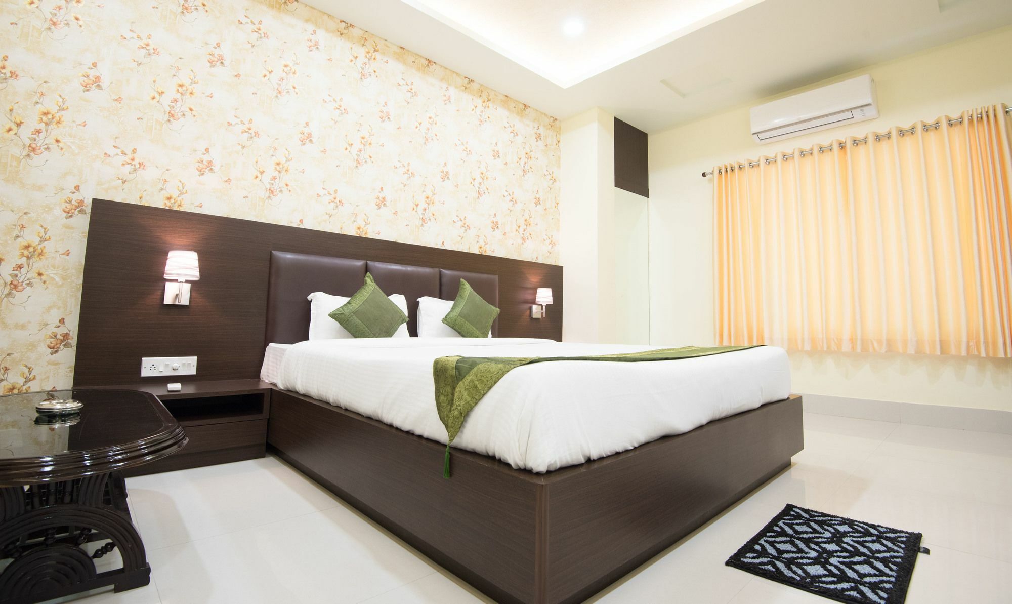 ทรีโบ เทรนด์ คิงส์ คอร์ต Hotel บูบันเนสชวาร์ ภายนอก รูปภาพ