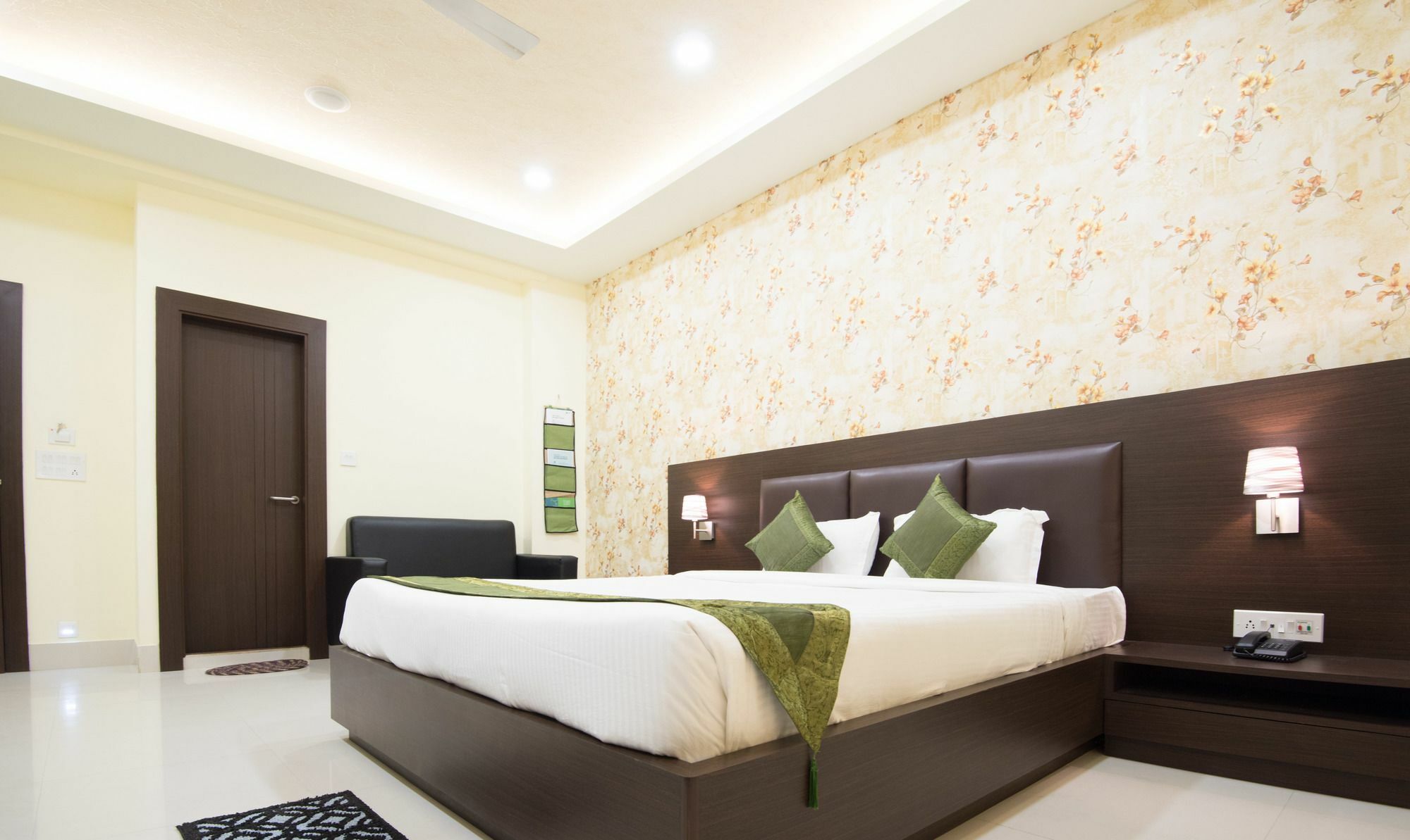 ทรีโบ เทรนด์ คิงส์ คอร์ต Hotel บูบันเนสชวาร์ ภายนอก รูปภาพ
